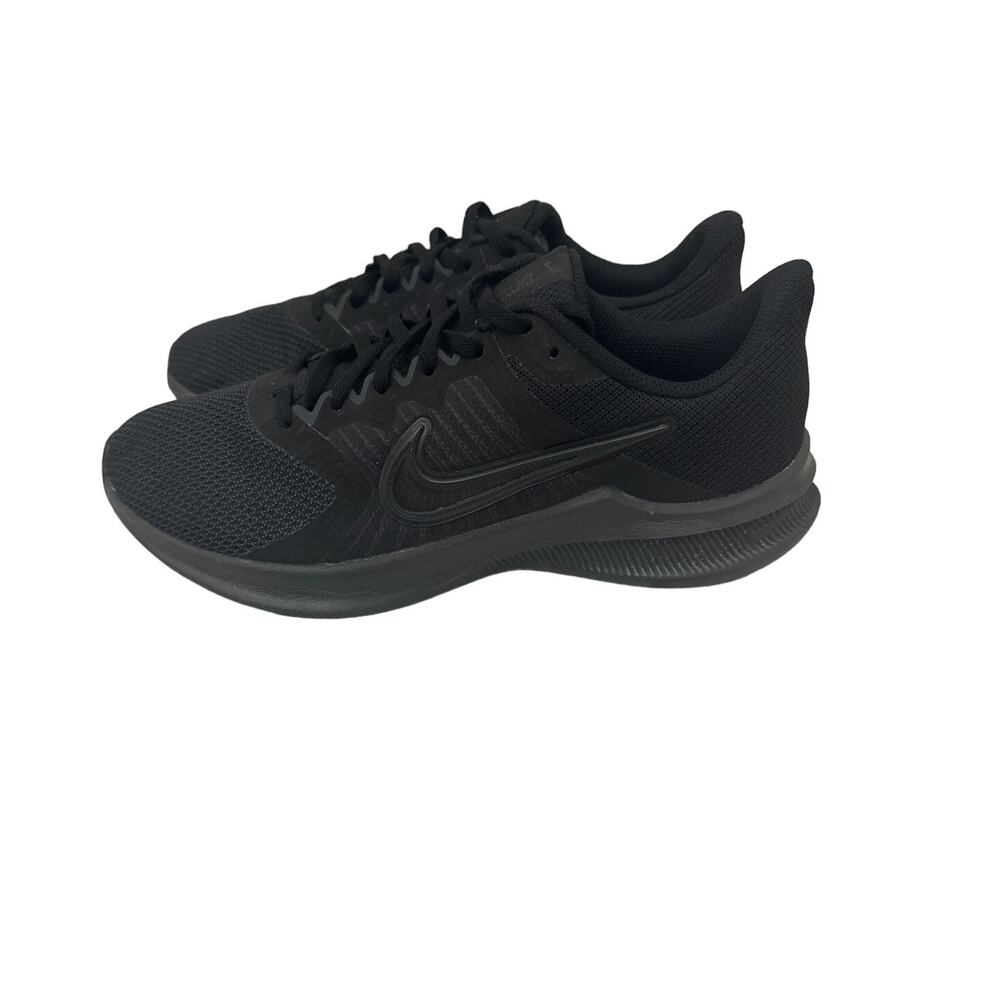 Nike Black Athletic Running Shoes with Cushioned Midsole